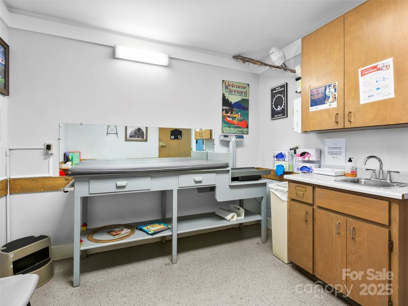 157 Medical Park Dr, Brevard, NC 28712
