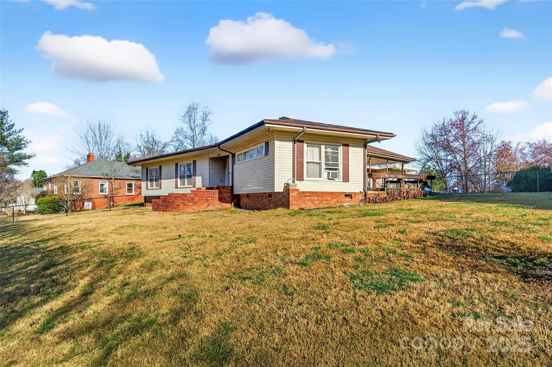 60 Greenwood Dr, Marion, NC 28752