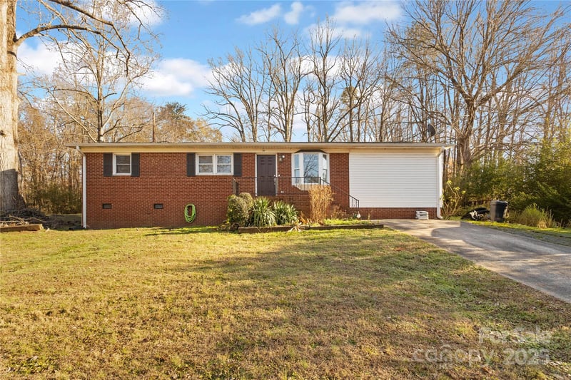 308 Hubbard St, Lincolnton, NC 28092