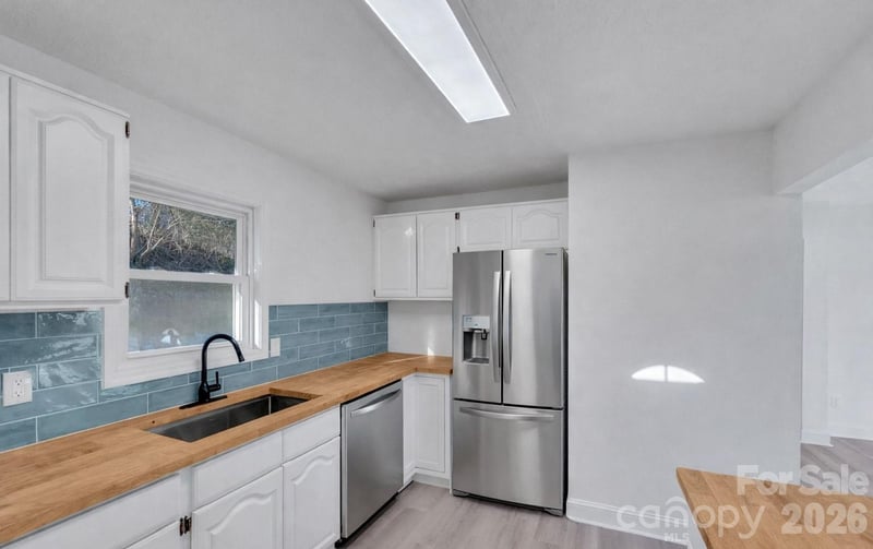 49 Livingston St, Tryon, NC 28782
