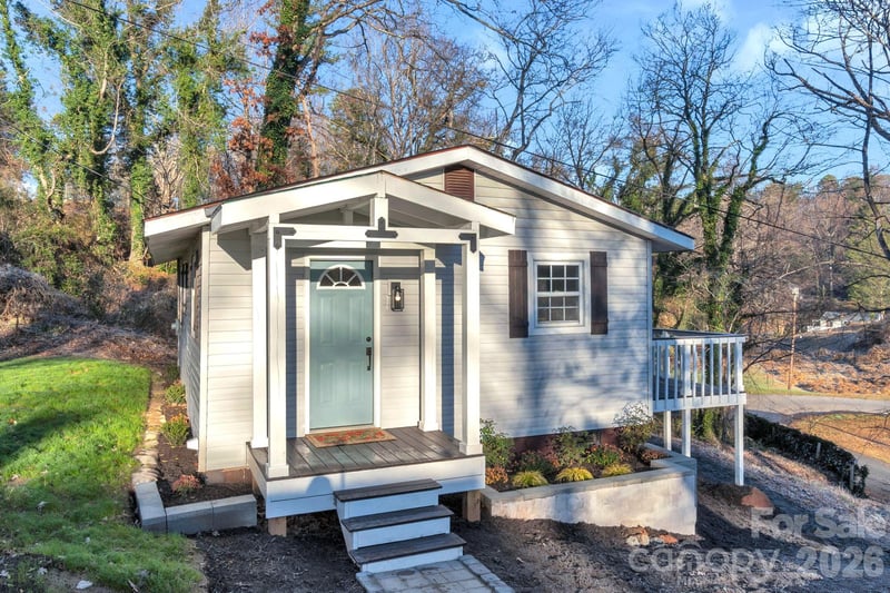 49 Livingston St, Tryon, NC 28782