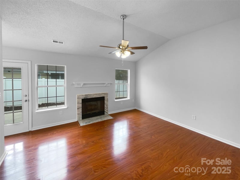 5751 Ebley Ln, Charlotte, NC 28227