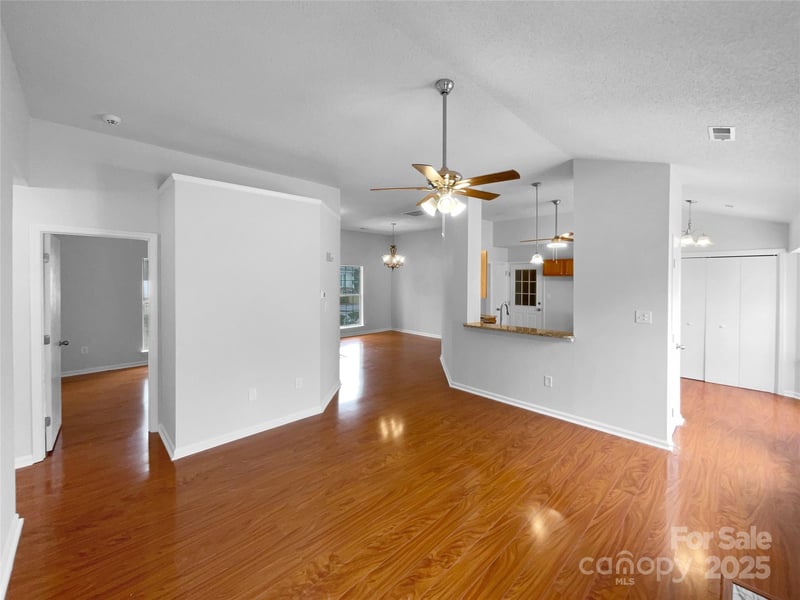 5751 Ebley Ln, Charlotte, NC 28227