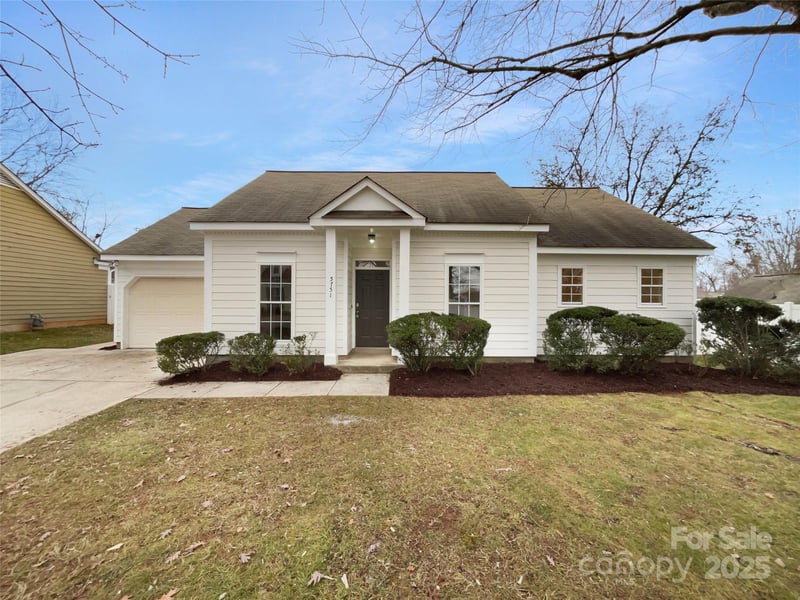 5751 Ebley Ln, Charlotte, NC 28227
