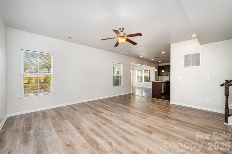 1210 Longwall Ln, Matthews, NC 28104