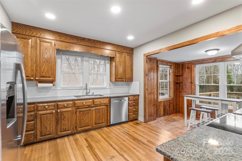 2523 Kool Park Rd, Hickory, NC 28601