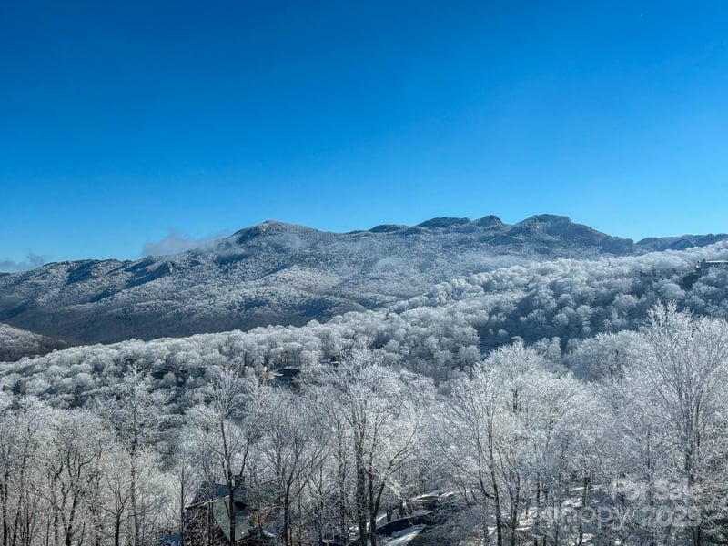 120 Pleasant View Blvd, Sugar Mountain, NC 28604