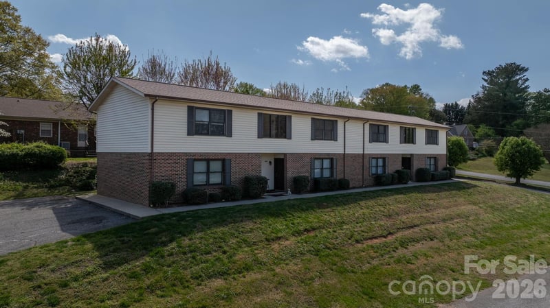 525 12th St #26, Hickory, NC 28602