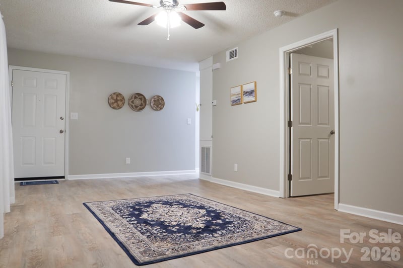 525 12th St #26, Hickory, NC 28602