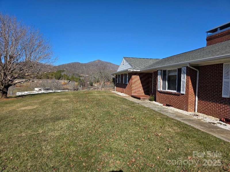 1375 Us Highway 19e Hw, Burnsville, NC 28714
