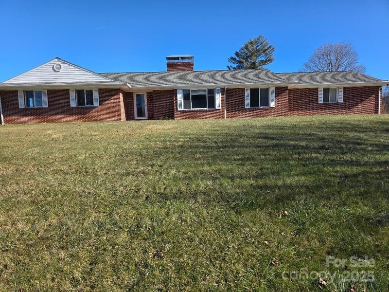 1375 Us Highway 19e Hw, Burnsville, NC 28714