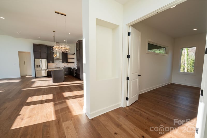 11 Kiftsgate Ct, Asheville, NC 28804