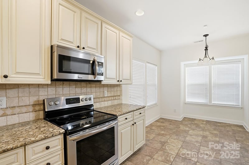 5763 Mossdale Ln, Charlotte, NC 28278