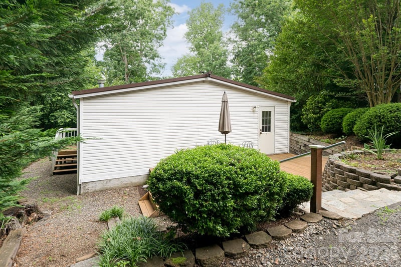 129 Oak Trails Ps, Leicester, NC 28748