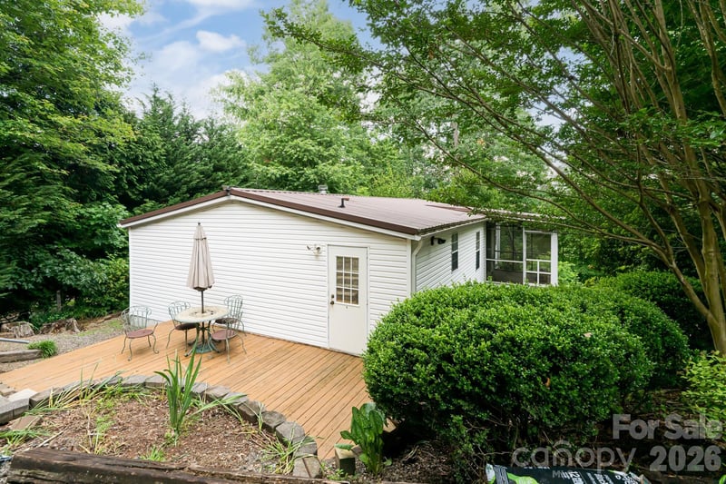 129 Oak Trails Ps, Leicester, NC 28748