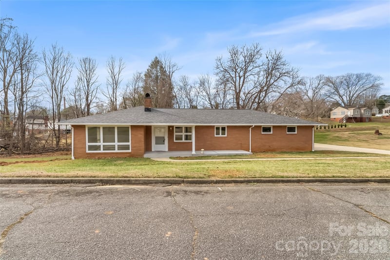 212 Shuping St, Morganton, NC 28655