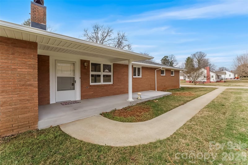 212 Shuping St, Morganton, NC 28655