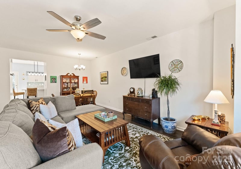 9930 Treeside Ln, Matthews, NC 28105