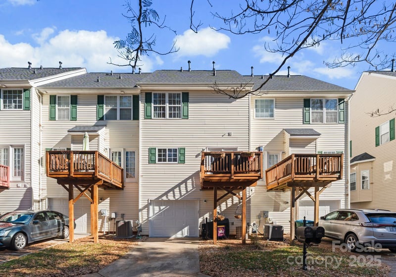 9930 Treeside Ln, Matthews, NC 28105