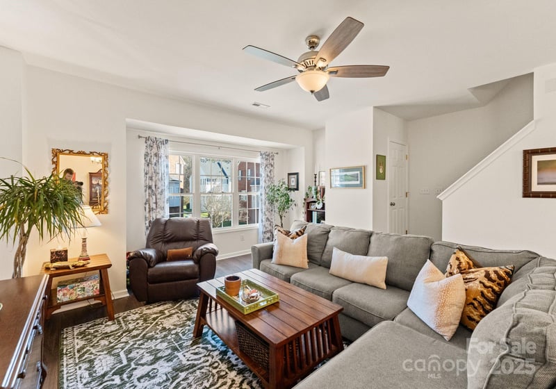 9930 Treeside Ln, Matthews, NC 28105