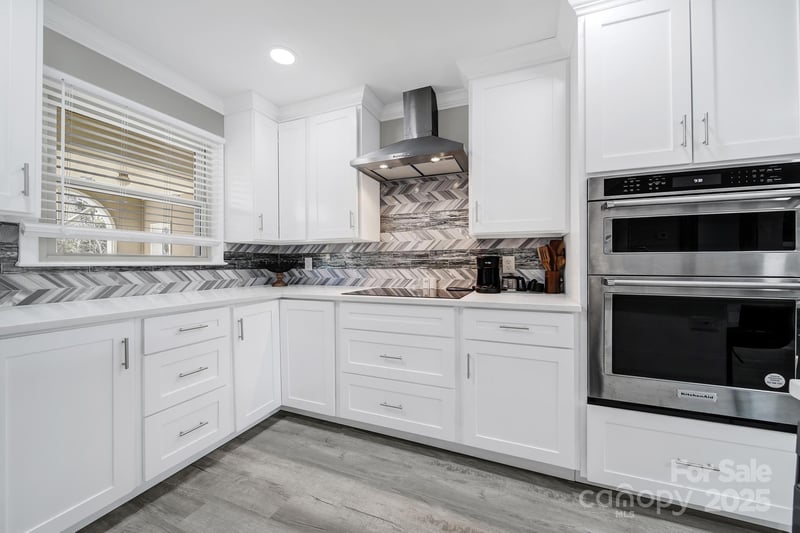 7340 Lakefront Dr #12, Charlotte, NC 28278