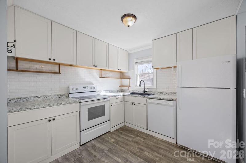 398 Sand Hill Rd, Asheville, NC 28806