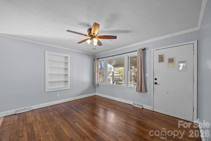 398 Sand Hill Rd, Asheville, NC 28806