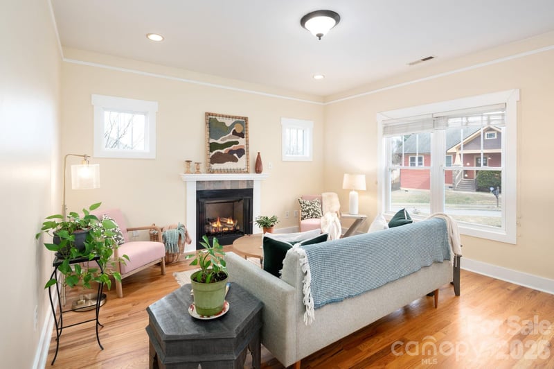 104 Estelle Park Dr, Asheville, NC 28806