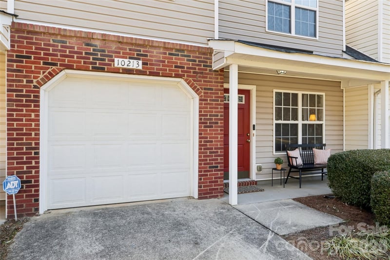 10213 University Park Ln, Charlotte, NC 28213