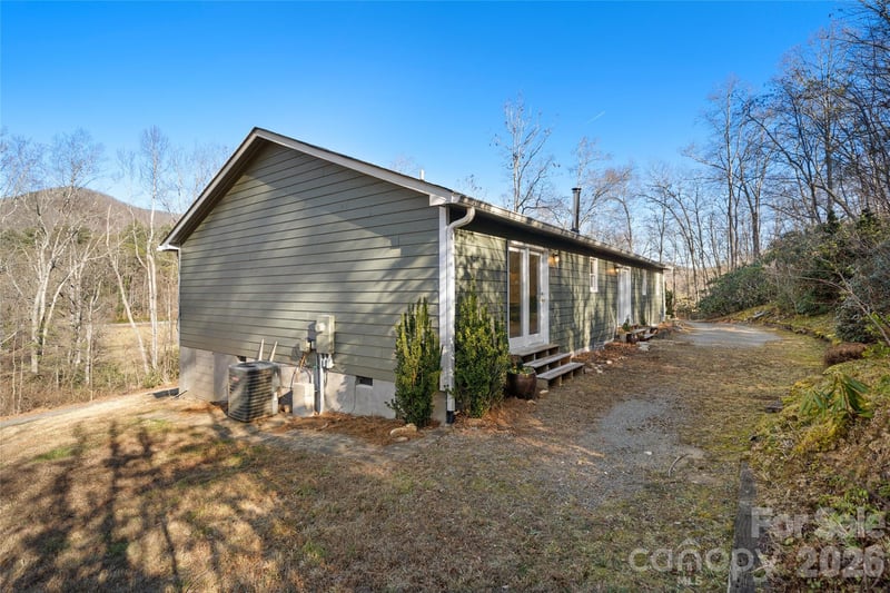73 The Old Run Rd, Fairview, NC 28730