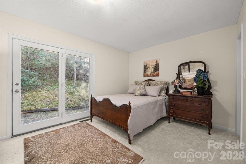 73 The Old Run Rd, Fairview, NC 28730