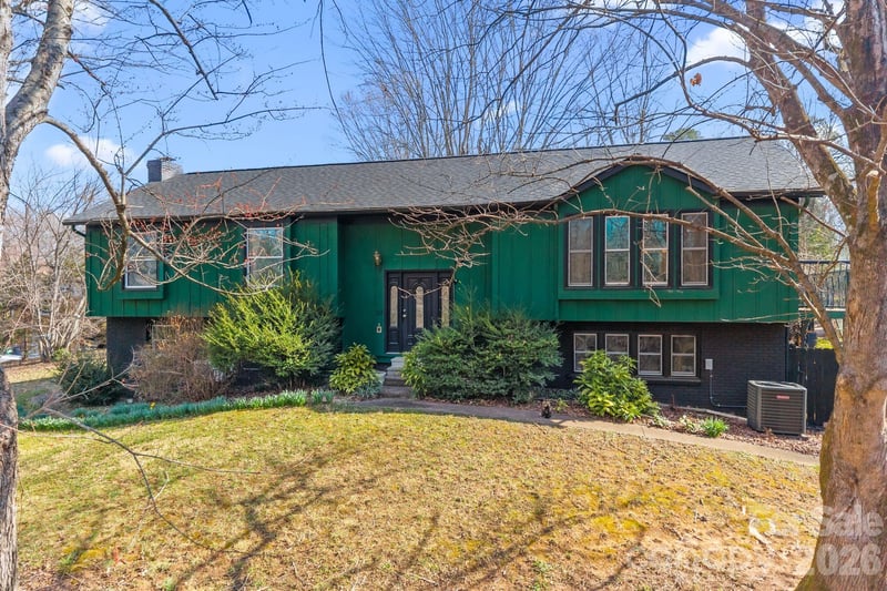 33 Fairfield Dr, Candler, NC 28715