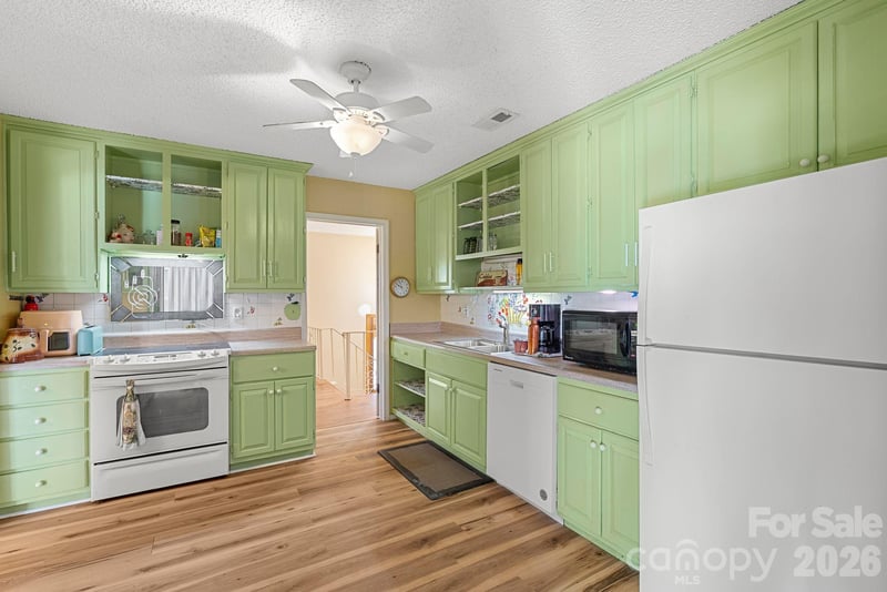 33 Fairfield Dr, Candler, NC 28715