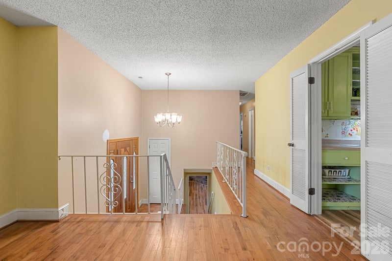 33 Fairfield Dr, Candler, NC 28715