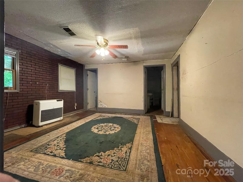 98 Lower Glady Fork Rd, Candler, NC 28715