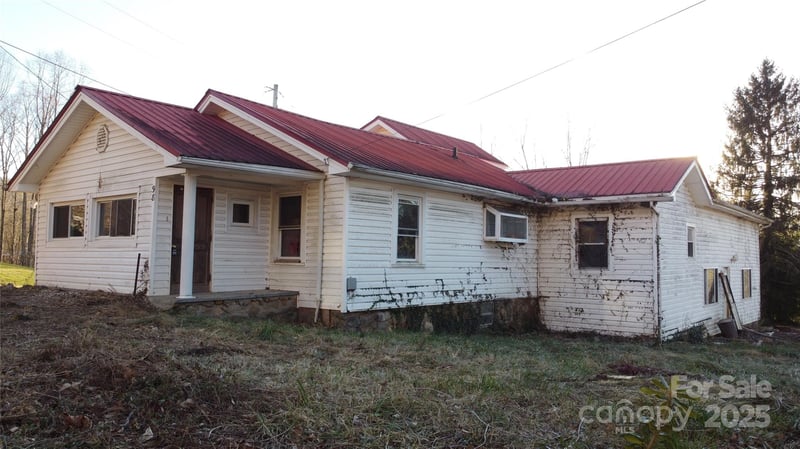 98 Lower Glady Fork Rd, Candler, NC 28715