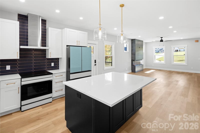 110 Scott Meadows Dr, Asheville, NC 28806