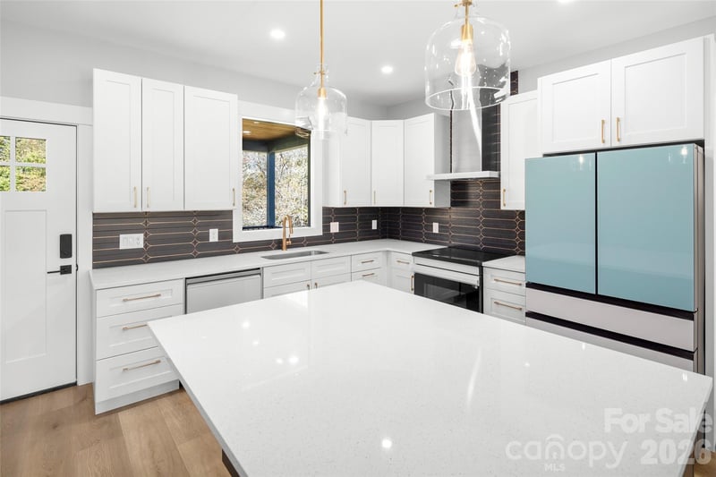 110 Scott Meadows Dr, Asheville, NC 28806