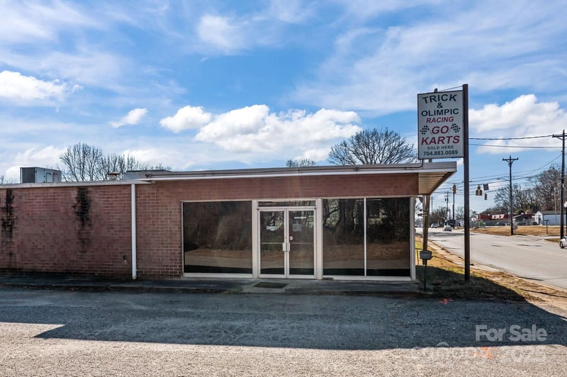 935 Shelton Ave, Statesville, NC 28677