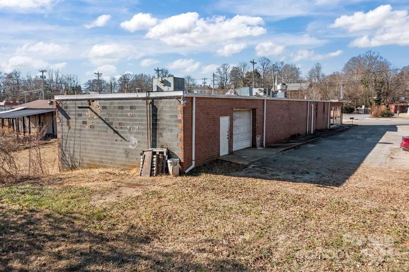935 Shelton Ave, Statesville, NC 28677