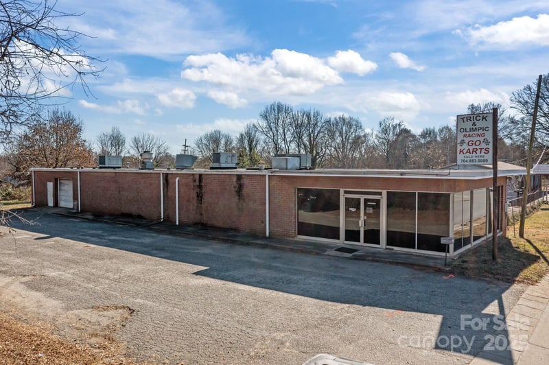 935 Shelton Ave, Statesville, NC 28677