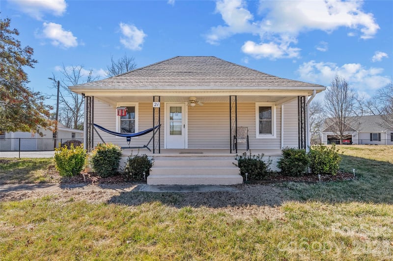21 Ben Owenby Rd, Fairview, NC 28730