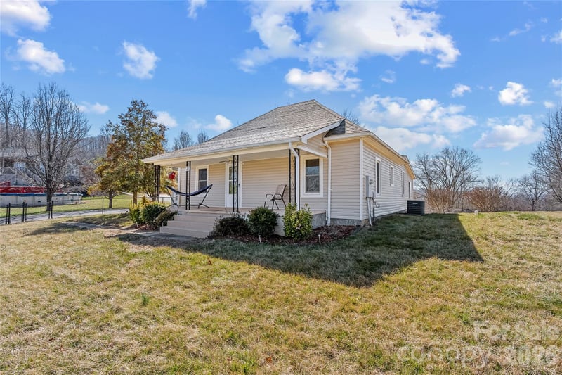 21 Ben Owenby Rd, Fairview, NC 28730
