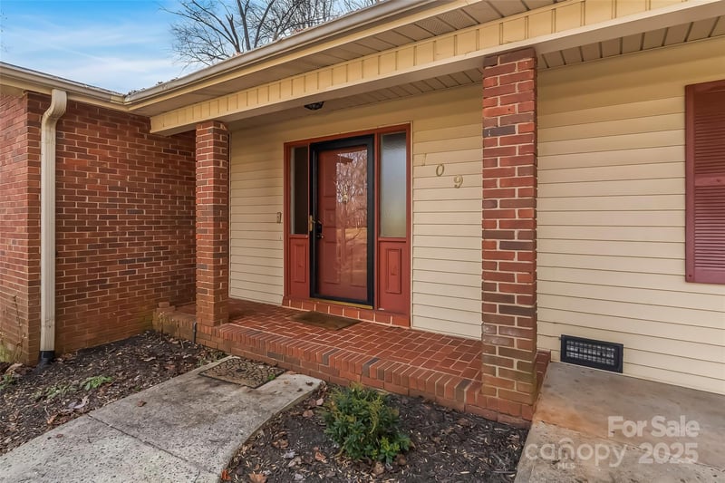 109 Dogwood Ct, Morganton, NC 28655