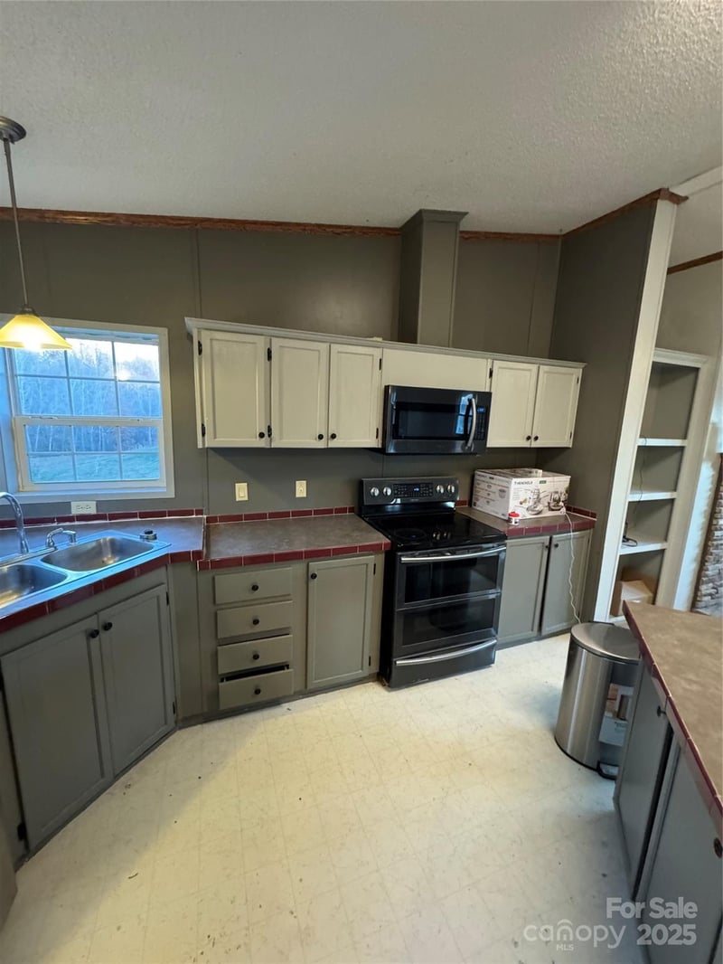 242 Granite Ridge Ln, Winston Salem, NC 27107
