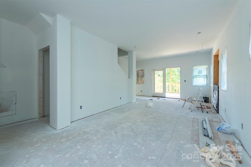 105 Bartram Way, Black Mountain, NC 28711