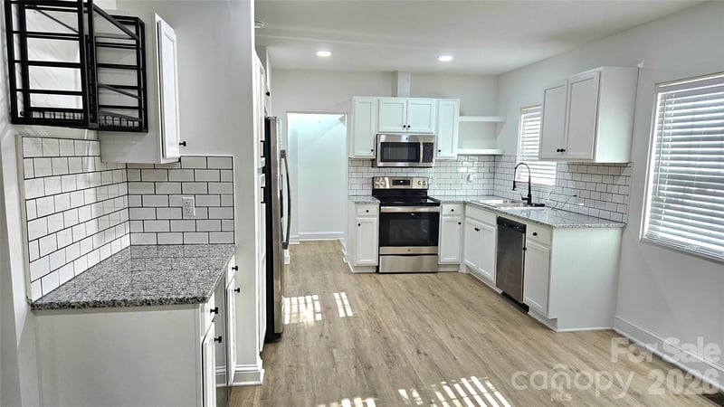 2524 Pickway Dr, Charlotte, NC 28269