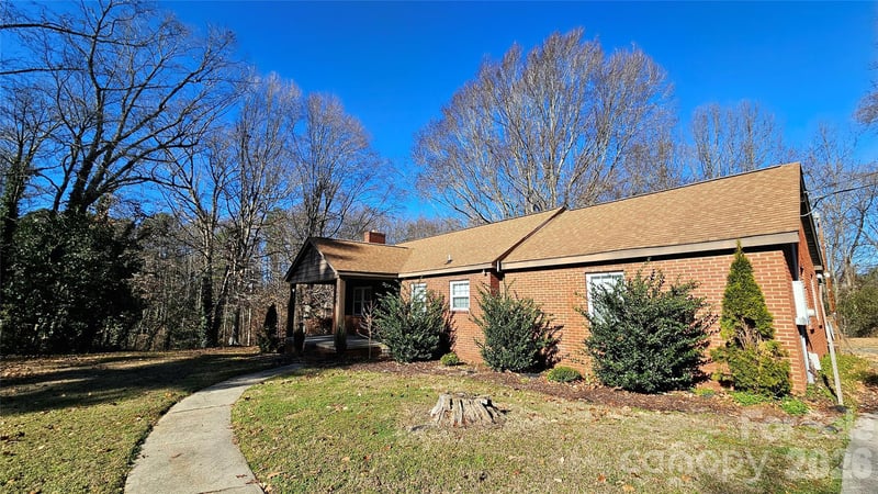 2524 Pickway Dr, Charlotte, NC 28269