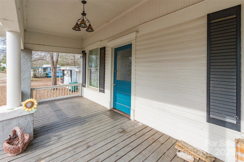 107 Hampton St, Chester, SC 29706