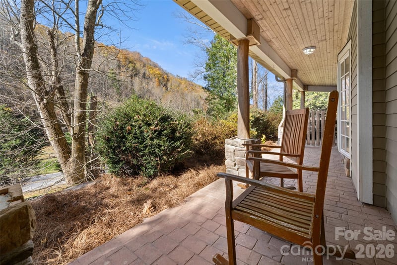 571 Terrys Gap Rd, Fletcher, NC 28732